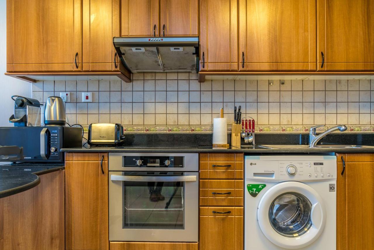 Yanjoon Holiday Homes - Princess Tower Apartments Dubai Eksteriør bilde